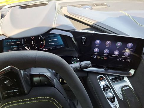 Used 2023 Chevrolet Corvette Stingray Premium Conv w/ Z51 Performance Package image 8