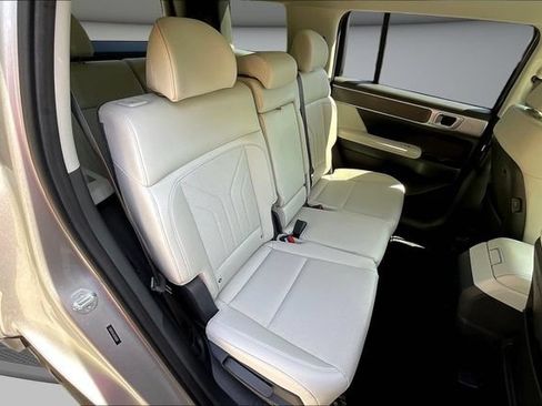 Used 2025 Hyundai Santa Fe SEL FWD image 27