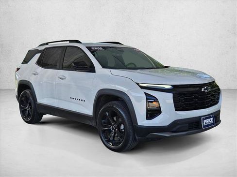 Used 2025 Chevrolet Equinox LT w/ Safety and Technology Package FWD image 3