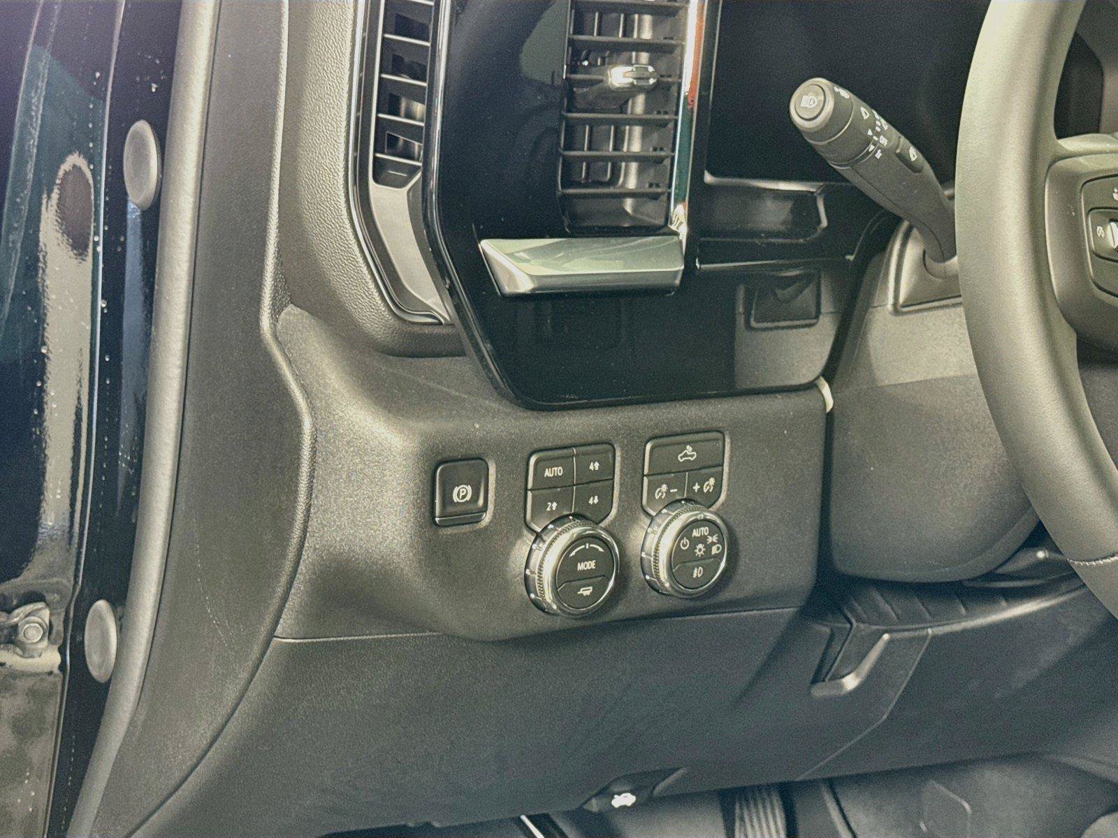 New 2026 GMC Sierra 1500 Elevation AWD/4WD image 4