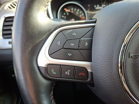 Used 2020 Jeep Compass Latitude w/ Cold Weather Group image 22