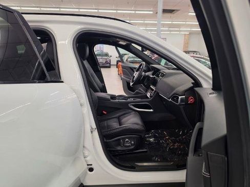 Used 2018 Jaguar F-PACE S AWD/4WD image 33