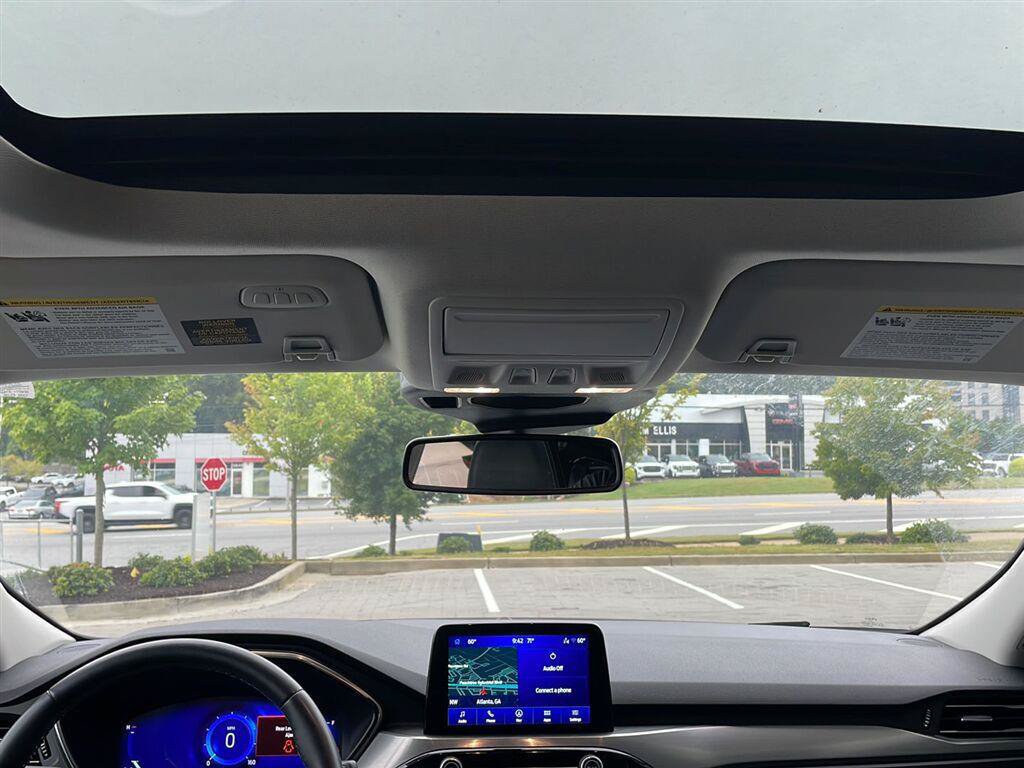 Used 2022 Ford Escape Titanium w/ Class II Trailer Tow Package AWD/4WD image 8