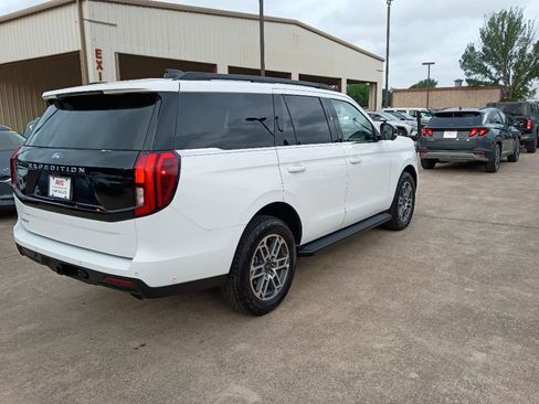 Used 2025 Ford Expedition Active AWD/4WD image 7