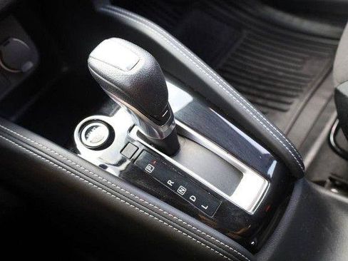 Used 2018 Nissan Kicks SR FWD image 15