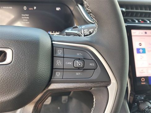 New 2025 Jeep Grand Cherokee L Limited image 31