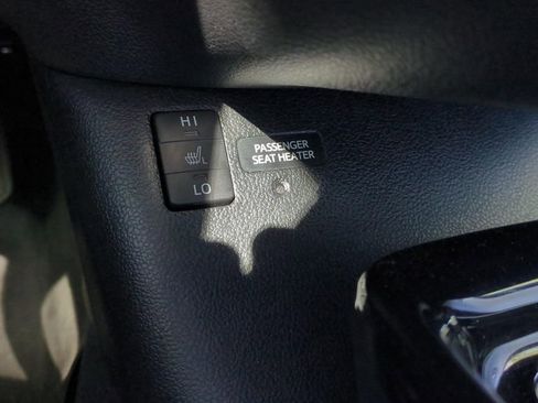 Used 2018 Toyota Prius Four Touring w/ Appearance Package image 21