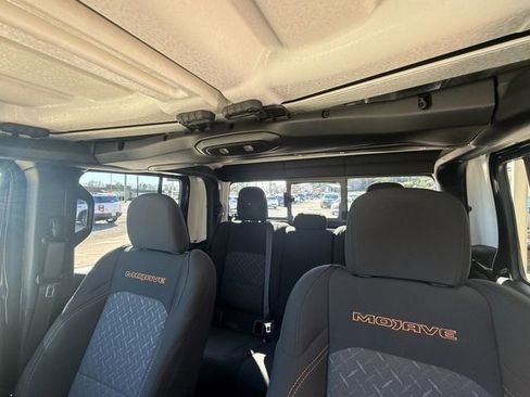 Used 2026 Jeep Gladiator Mojave image 17