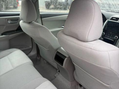 Used 2017 Toyota Camry XLE image 19