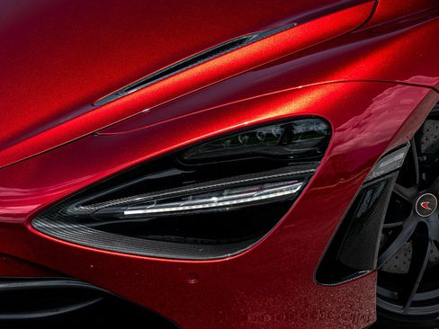 Used 2018 McLaren 720S Luxury RWD image 6