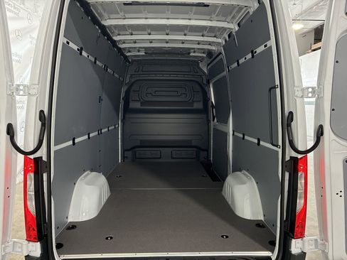 New 2025 Mercedes-Benz Sprinter 2500 image 18