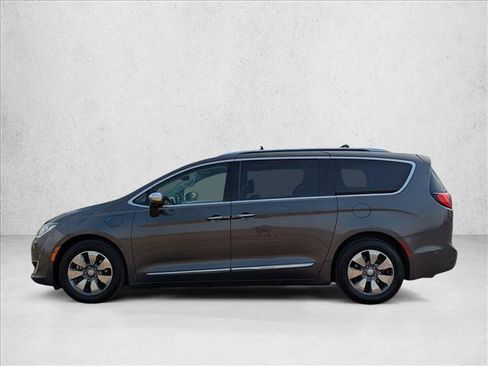 Used 2018 Chrysler Pacifica Limited w/ Advanced Safetytec Group image 9