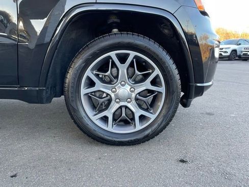 Used 2021 Jeep Grand Cherokee Overland image 38