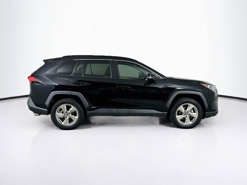 Used 2021 Toyota RAV4 XLE Premium AWD/4WD image 10