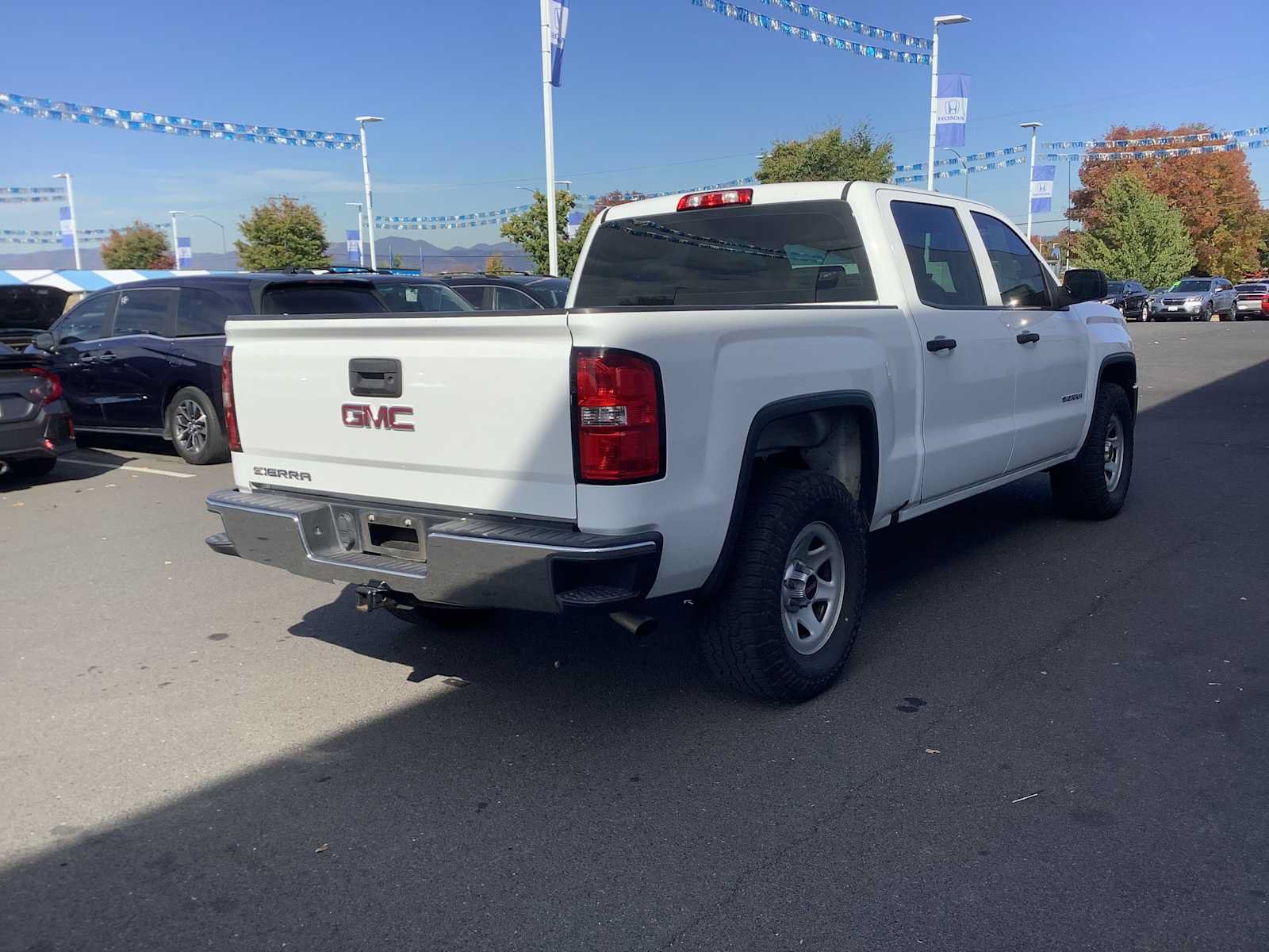 Used 2017 GMC Sierra 1500 2WD Crew Cab w/ Sierra Convenience Package image 6