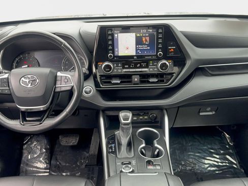 Used 2021 Toyota Highlander XSE image 11