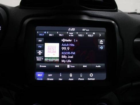 Used 2023 Jeep Renegade Latitude image 2