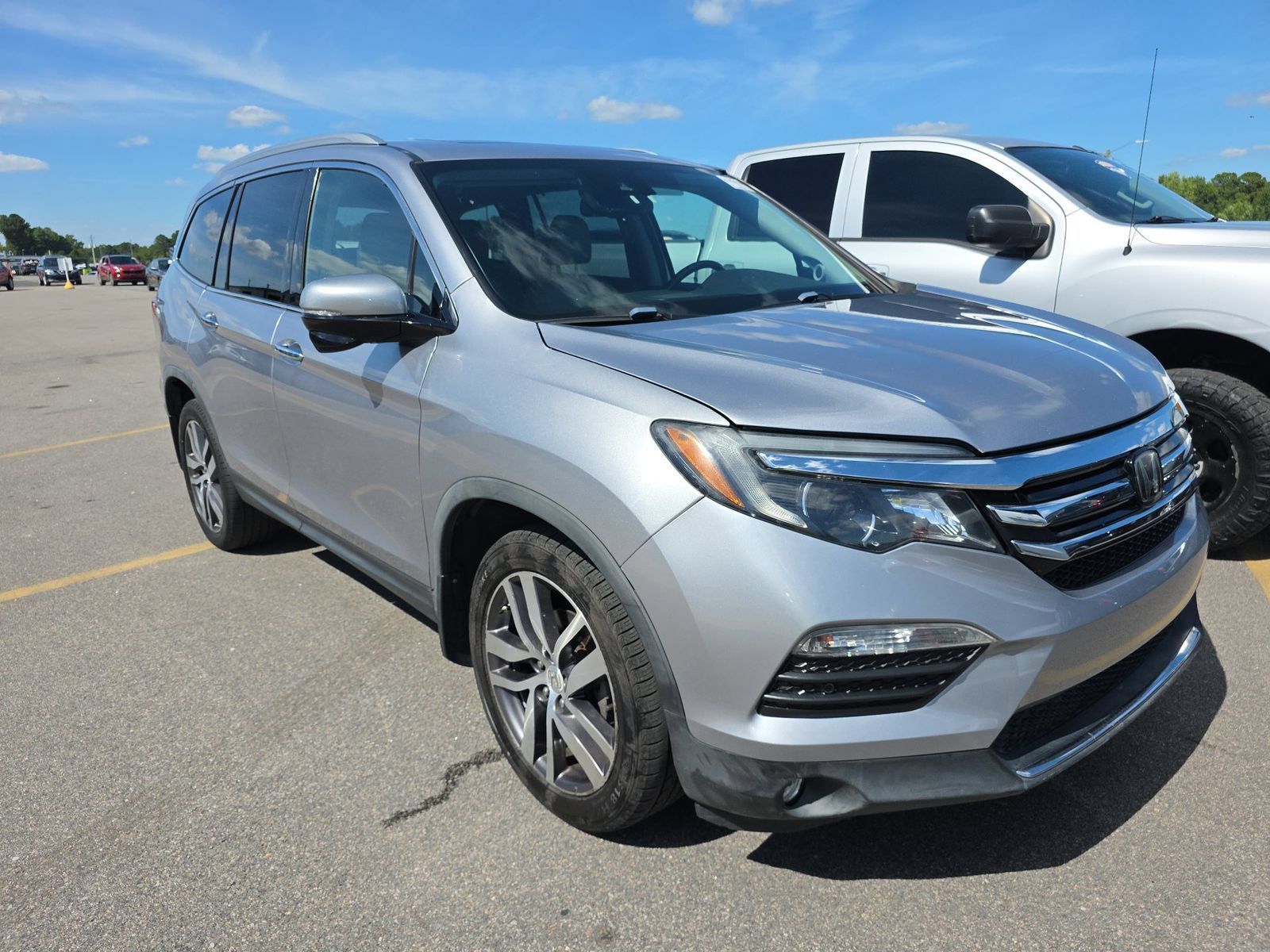 Used 2017 Honda Pilot Touring image 3