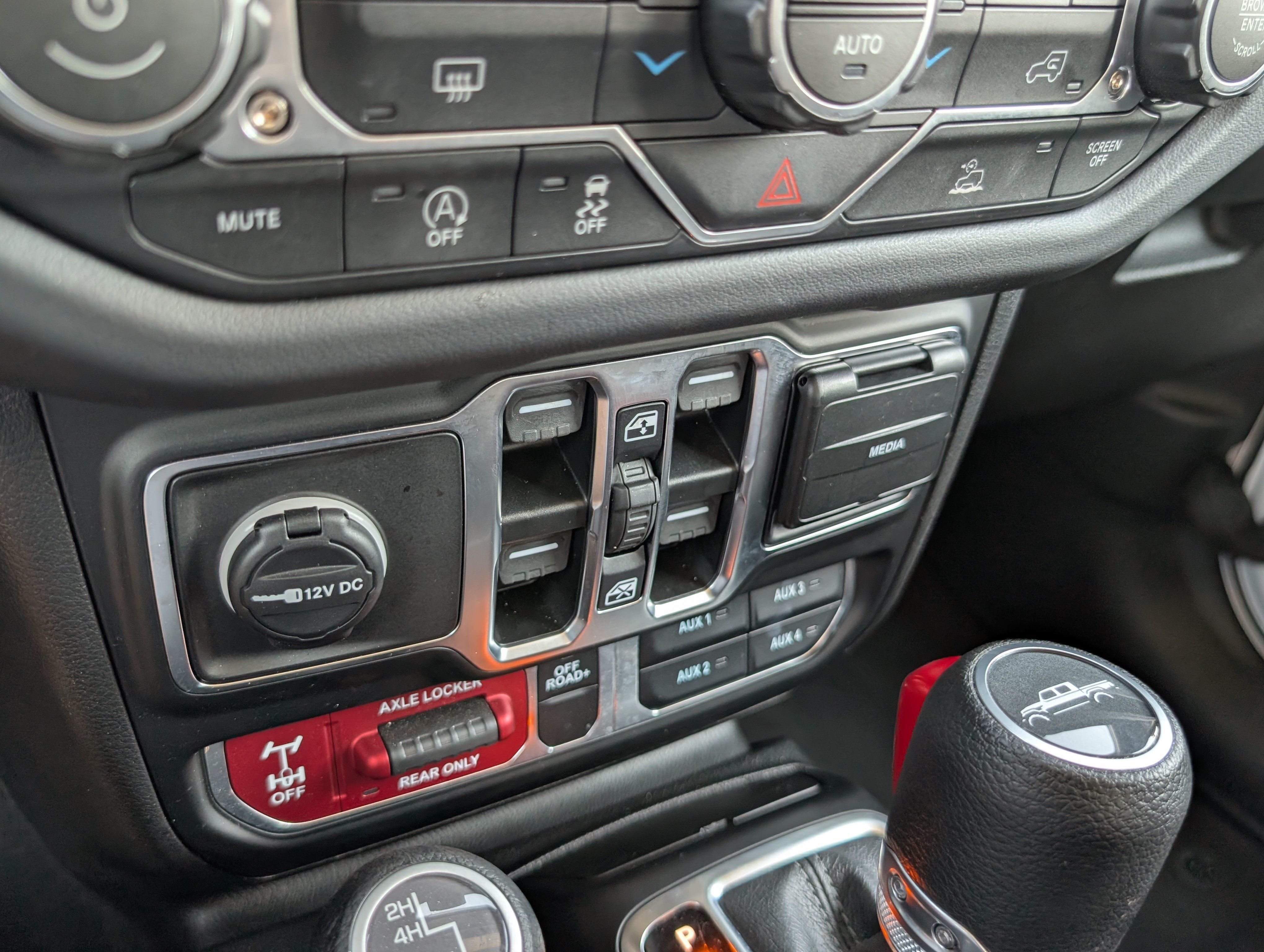 Used 2026 Jeep Gladiator Mojave AWD/4WD image 18
