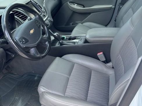 Used 2017 Chevrolet Impala LT FWD image 8