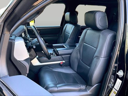 Used 2023 Toyota Tundra Platinum AWD/4WD image 9
