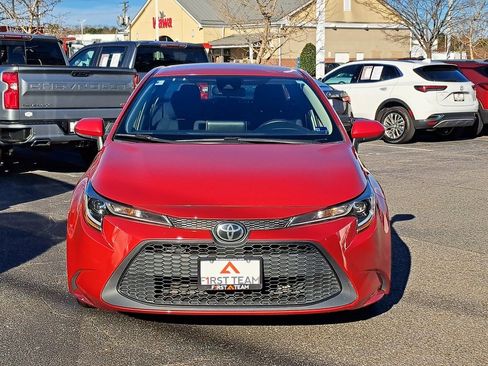 Certified 2021 Toyota Corolla LE image 3