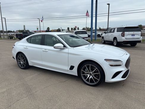 Used 2025 Genesis G70 2.5T image 8