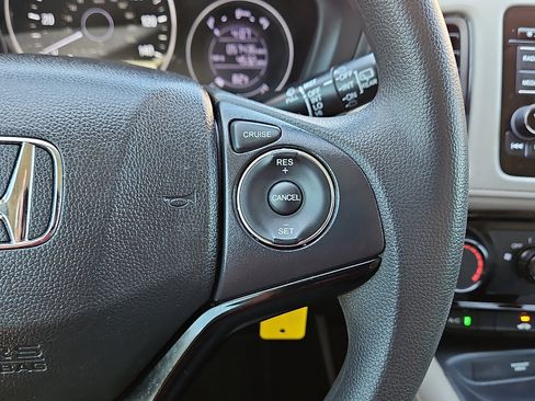 Used 2022 Honda HR-V LX image 18
