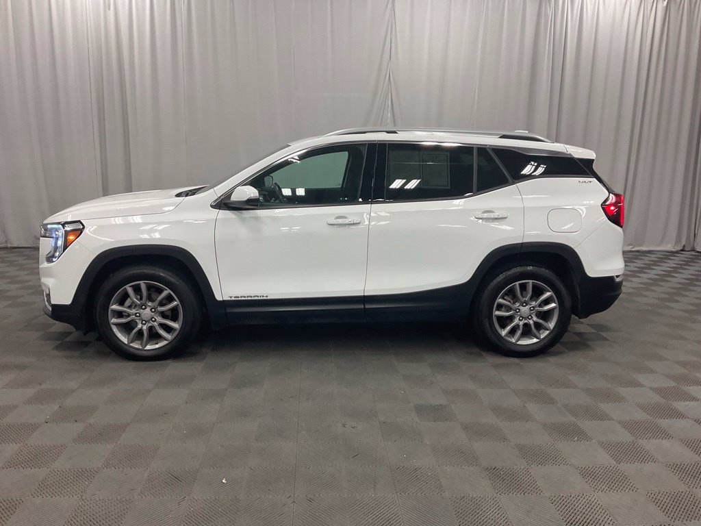 Used 2024 GMC Terrain SLT AWD/4WD image 13