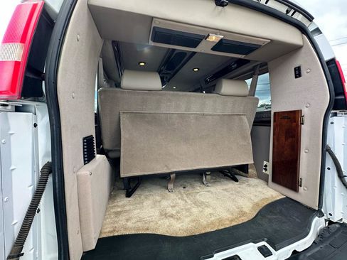 Used 2014 GMC Savana 1500 RWD 1500 135 Upfitter *Ltd Av image 27