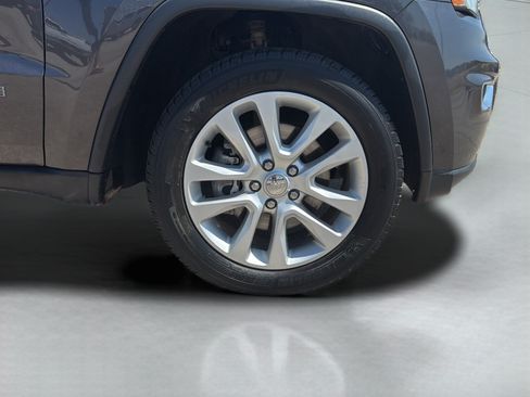 Used 2017 Jeep Grand Cherokee Limited AWD/4WD image 28