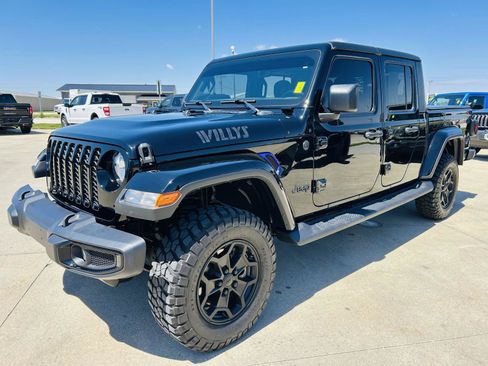 Used 2023 Jeep Gladiator Sport AWD/4WD image 30
