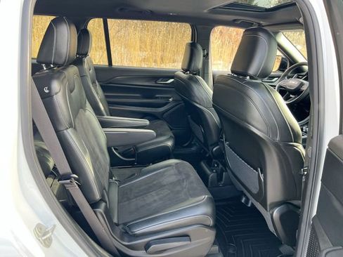 Used 2023 Jeep Grand Cherokee L Altitude image 26