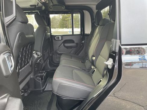 Used 2022 Jeep Gladiator Rubicon w/ Cold Weather Group image 29