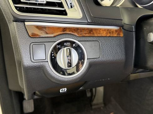 Used 2017 Mercedes-Benz E 400 Cabriolet image 37