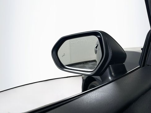 Used 2025 Toyota Camry SE image 16