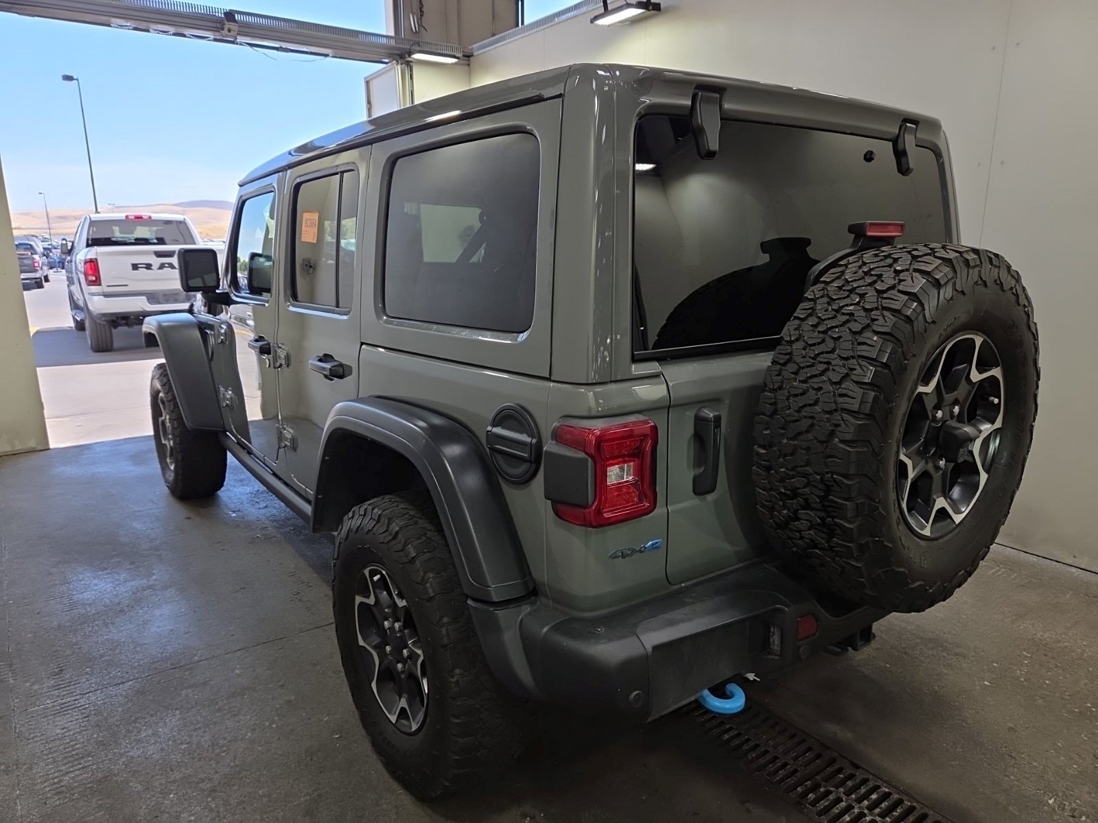 Used 2022 Jeep Wrangler Unlimited Rubicon 4xe w/ Steel Bumper Group AWD/4WD image 4