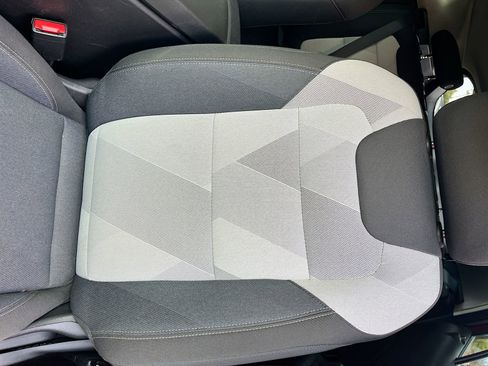 Used 2025 Chevrolet Trax LS image 18