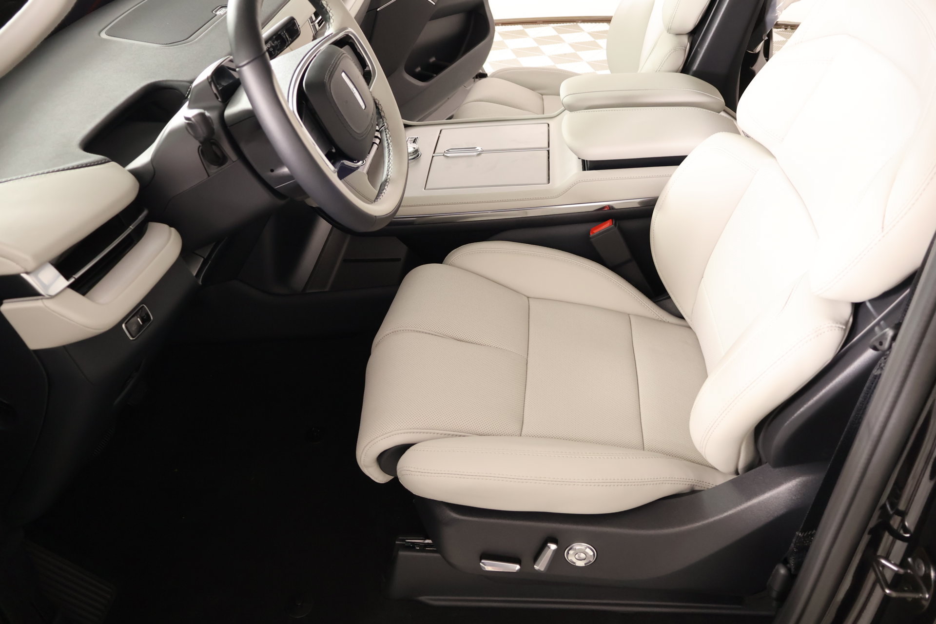 New 2026 Lincoln Navigator Premiere AWD/4WD image 11