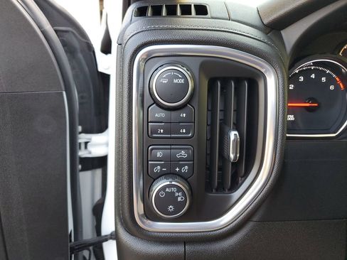 Used 2021 Chevrolet Silverado 1500 LT Trail Boss w/ Bed Protection Package AWD/4WD image 32