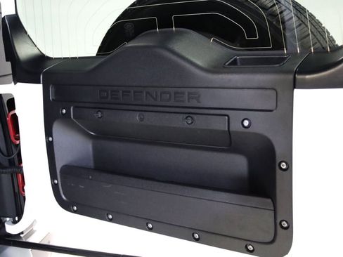 Used 2025 Land Rover Defender 110 S image 53