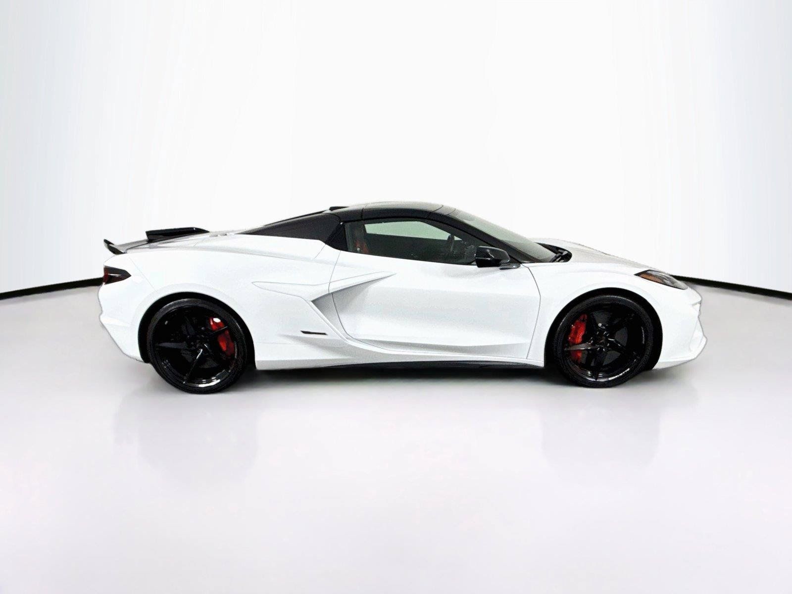 Used 2025 Chevrolet Corvette E-Ray AWD/4WD image 11