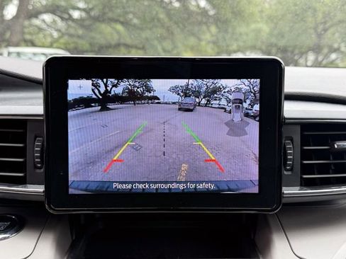 Used 2023 Ford Explorer XLT w/ Equipment Group 202A RWD image 14