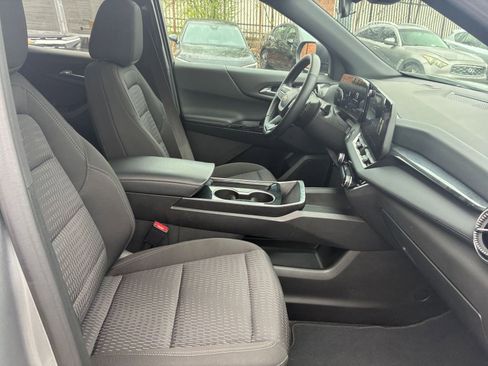 Used 2025 Chevrolet Equinox LT image 31