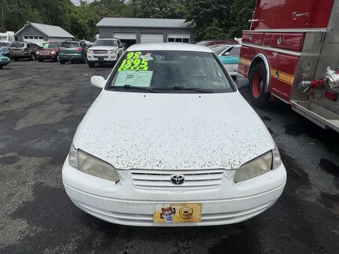 Used 1998 Toyota Camry XLE w/ Leather Pwr Seat Pkg image 3