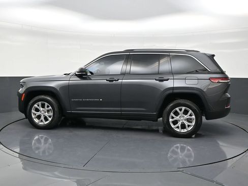 Used 2023 Jeep Grand Cherokee Limited image 2