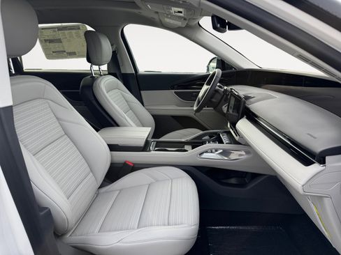 New 2026 Lincoln Nautilus Reserve w/ Jet Appearance Package image 17