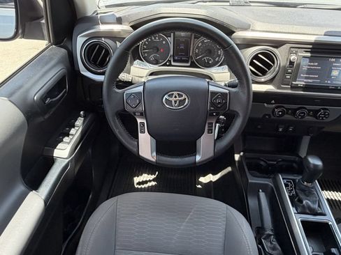 Used 2019 Toyota Tacoma SR5 RWD image 13