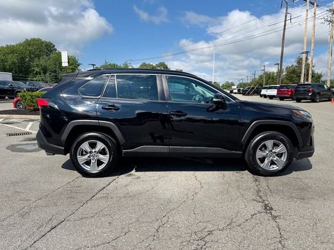 Used 2022 Toyota RAV4 XLE w/ Convenience Package AWD/4WD image 8