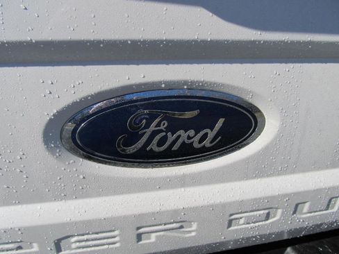 Used 2017 Ford F350 Lariat w/ Chrome Package image 15